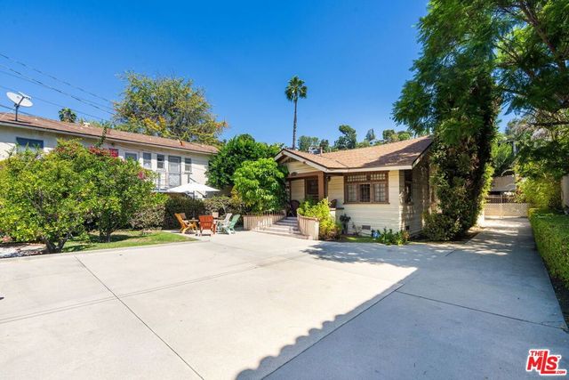 2428 N Beachwood Drive, Los Angeles, CA 90068