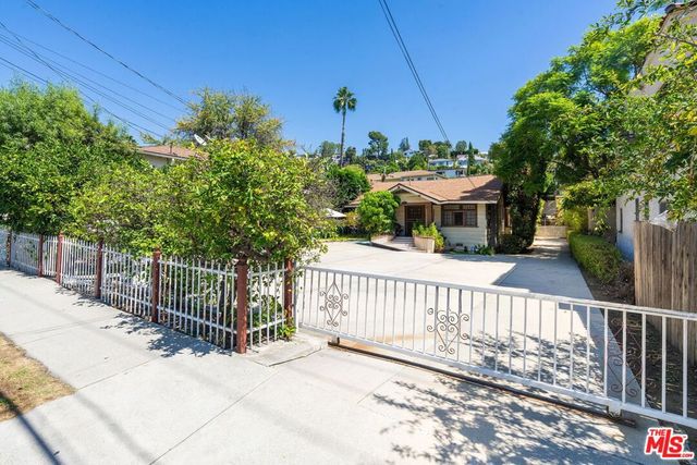 2428 N Beachwood Drive, Los Angeles, CA 90068