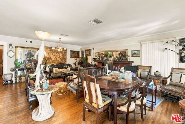 2428 N Beachwood Drive, Los Angeles, CA 90068