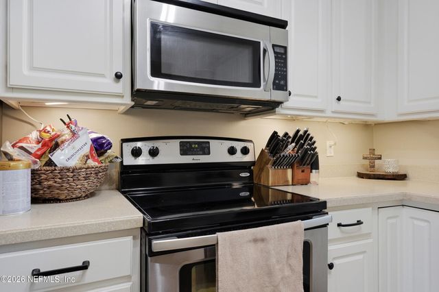 1611 6TH Avenue N, Jacksonville Beach, FL 32250