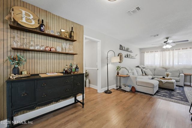 1611 6TH Avenue N, Jacksonville Beach, FL 32250