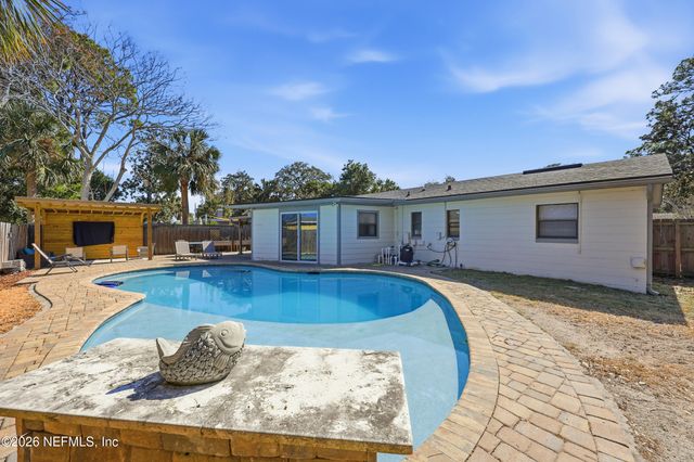 1611 6TH Avenue N, Jacksonville Beach, FL 32250