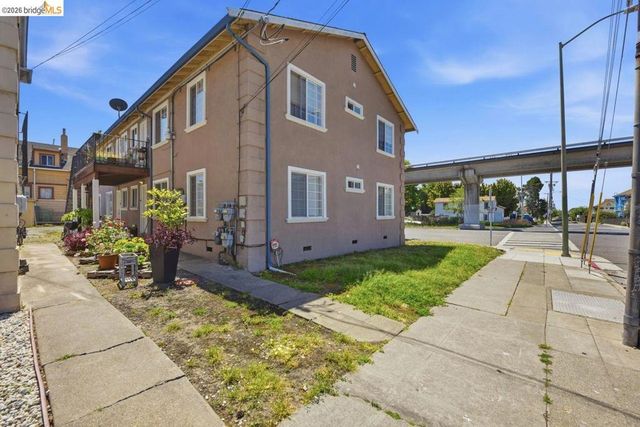 5936 Martin Luther King Jr Way, Oakland, CA 94609
