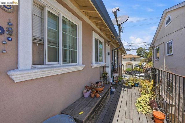 5936 Martin Luther King Jr Way, Oakland, CA 94609