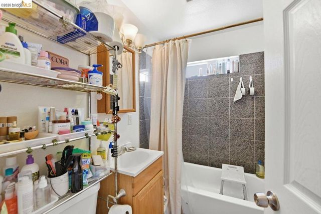 5936 Martin Luther King Jr Way, Oakland, CA 94609