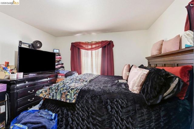 5936 Martin Luther King Jr Way, Oakland, CA 94609