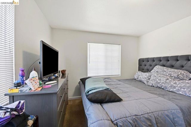 5936 Martin Luther King Jr Way, Oakland, CA 94609