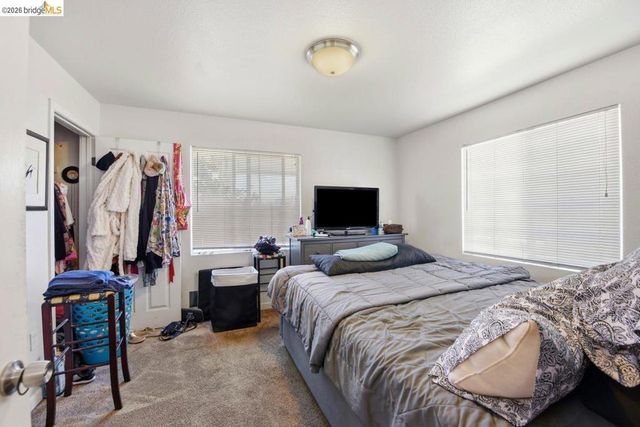 5936 Martin Luther King Jr Way, Oakland, CA 94609