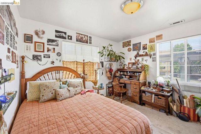 5936 Martin Luther King Jr Way, Oakland, CA 94609
