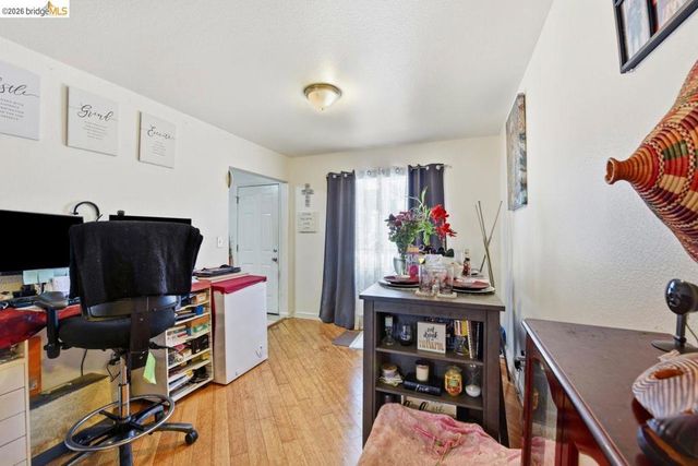 5936 Martin Luther King Jr Way, Oakland, CA 94609