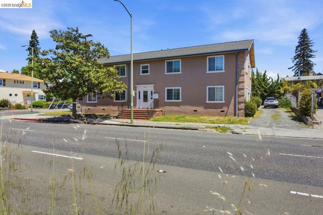 5936 Martin Luther King Jr Way, Oakland, CA 94609