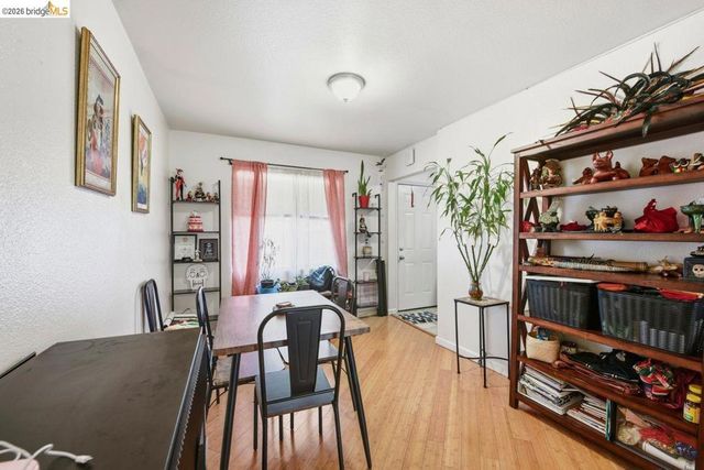 5936 Martin Luther King Jr Way, Oakland, CA 94609