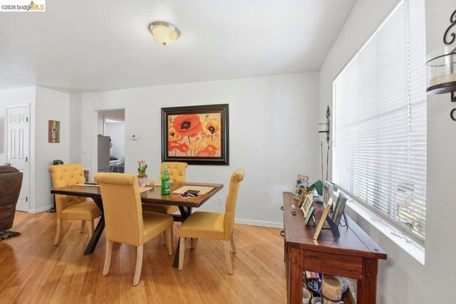 5936 Martin Luther King Jr Way, Oakland, CA 94609