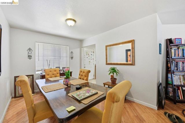 5936 Martin Luther King Jr Way, Oakland, CA 94609