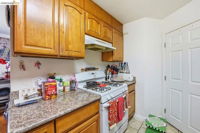 5936 Martin Luther King Jr Way, Oakland, CA 94609
