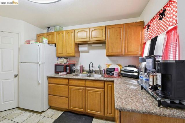 5936 Martin Luther King Jr Way, Oakland, CA 94609