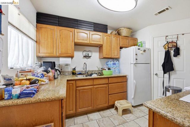 5936 Martin Luther King Jr Way, Oakland, CA 94609