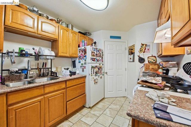 5936 Martin Luther King Jr Way, Oakland, CA 94609