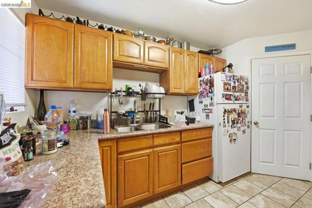 5936 Martin Luther King Jr Way, Oakland, CA 94609