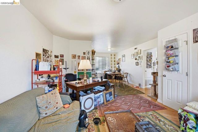 5936 Martin Luther King Jr Way, Oakland, CA 94609