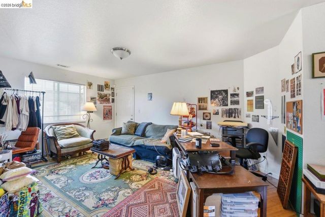 5936 Martin Luther King Jr Way, Oakland, CA 94609