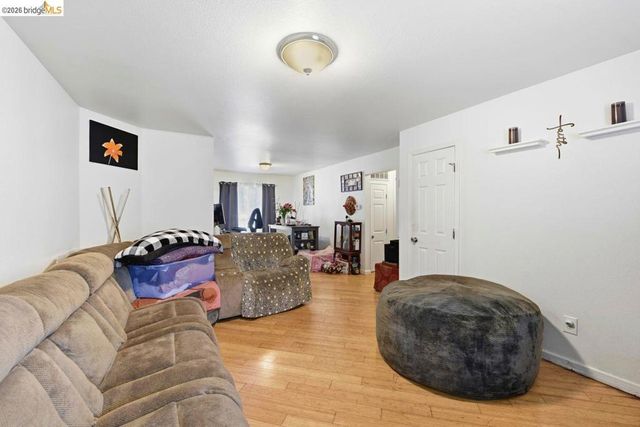 5936 Martin Luther King Jr Way, Oakland, CA 94609