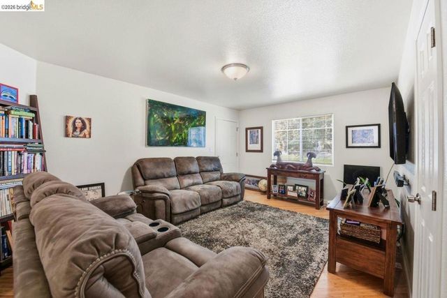 5936 Martin Luther King Jr Way, Oakland, CA 94609