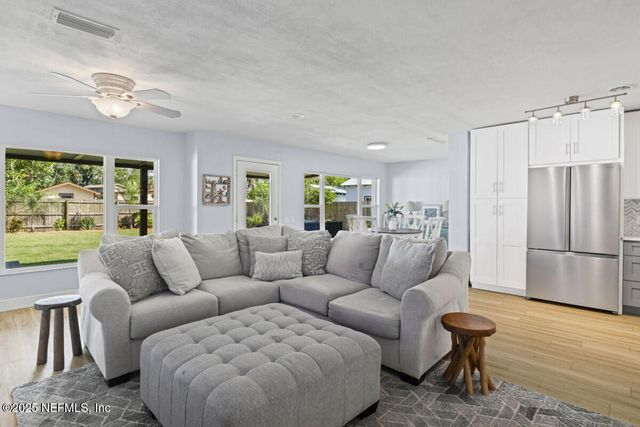 1901 TANGLEWOOD Road, Jacksonville Beach, FL 32250