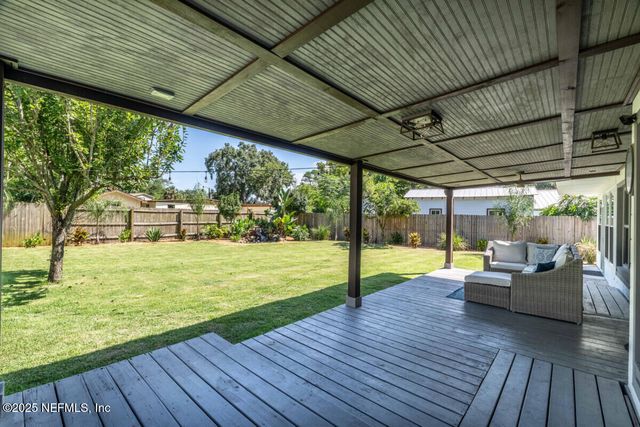 1901 TANGLEWOOD Road, Jacksonville Beach, FL 32250