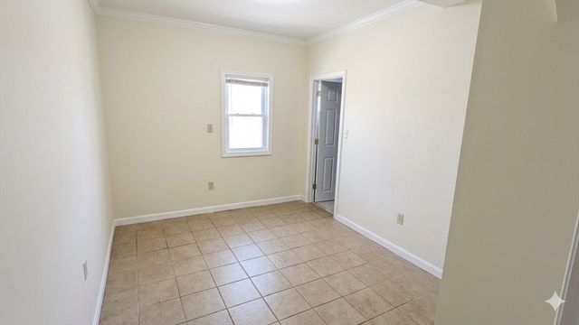 1084 Chestnut St 1, Newton, MA 02464