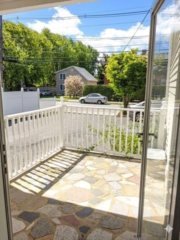 1084 Chestnut St 1, Newton, MA 02464