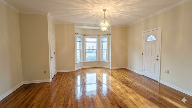 1084 Chestnut St 1, Newton, MA 02464
