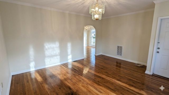 1084 Chestnut St 1, Newton, MA 02464