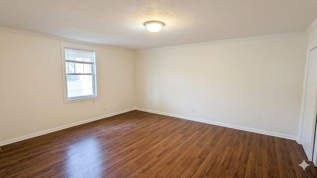 1084 Chestnut St 1, Newton, MA 02464