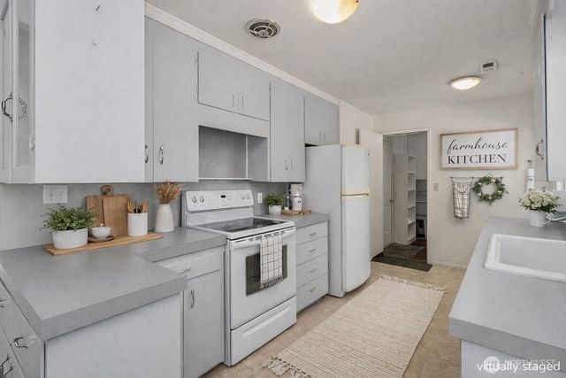 5709 Grove Street, Marysville, WA 98270