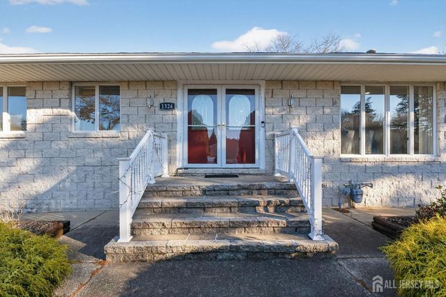 1326 Leguene Avenue, Lacey, NJ 08731