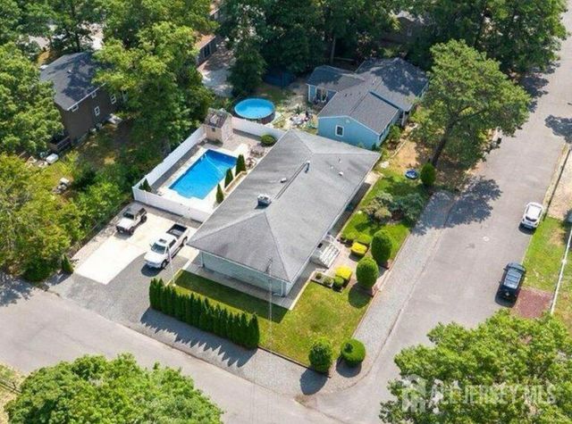 1326 Leguene Avenue, Lacey, NJ 08731