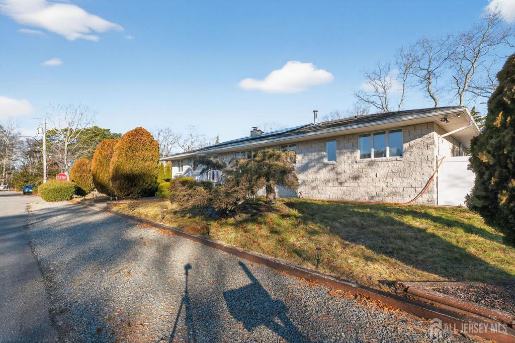 1326 Leguene Avenue, Lacey, NJ 08731