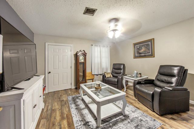224 Half Oak Drive, Thibodaux, LA 70301