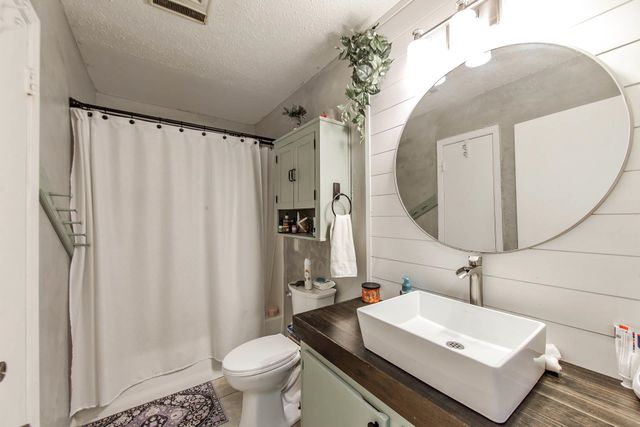 224 Half Oak Drive, Thibodaux, LA 70301