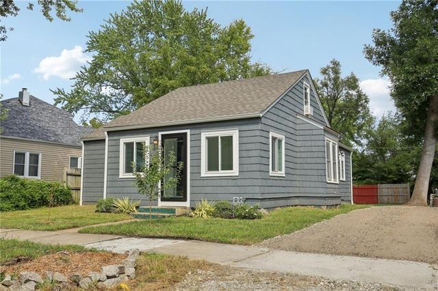 823 S Tremont Avenue, Ottawa, KS 66067