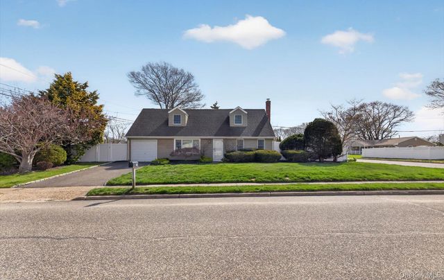 77 Miller Avenue, Port Jefferson Station, NY 11776