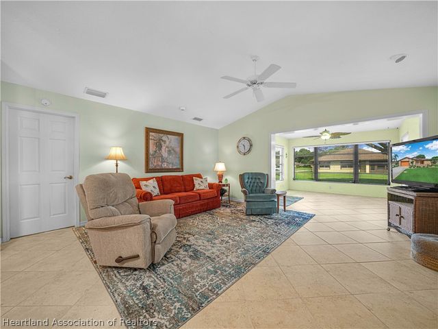 2909 Sugar Pine Circle, Sebring, FL 33872
