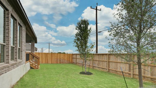 293 White Oak, Castroville, TX 78009