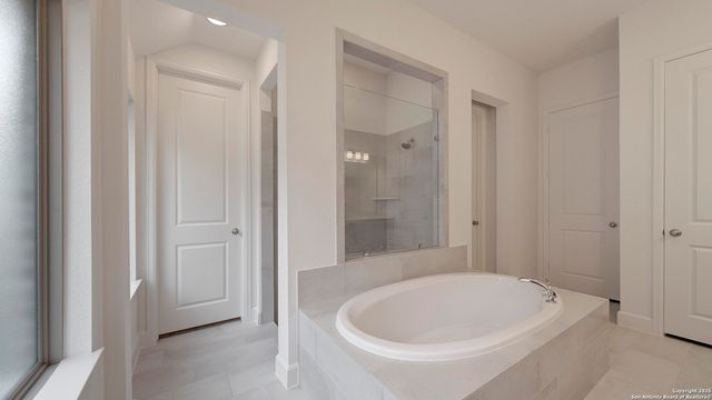 293 White Oak, Castroville, TX 78009