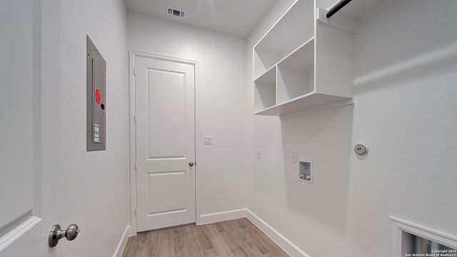 293 White Oak, Castroville, TX 78009