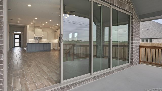 293 White Oak, Castroville, TX 78009