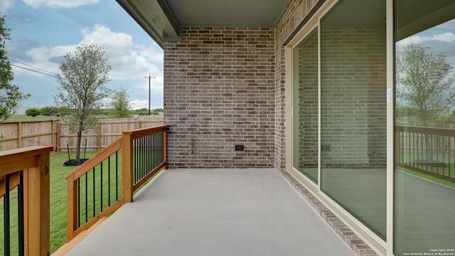 293 White Oak, Castroville, TX 78009