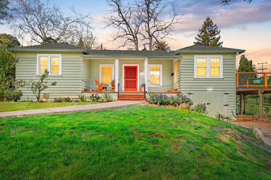 120 Darlington Ave, Auburn, CA 95603