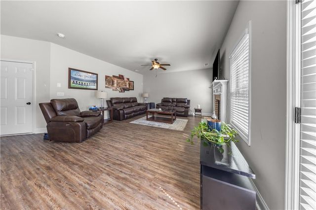 890 Tranquil Way, Hampton, GA 30228